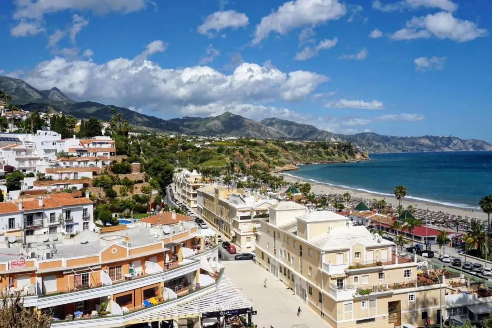 Apartament Burriana Beach Silhouse Nerja Esterno foto